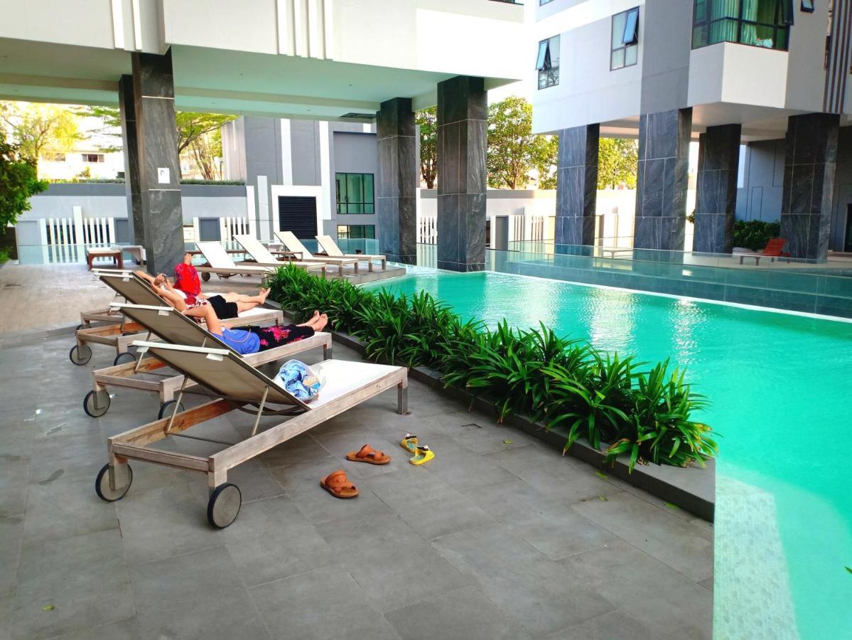 The Base Horizon Central Pattaya Extérieur photo