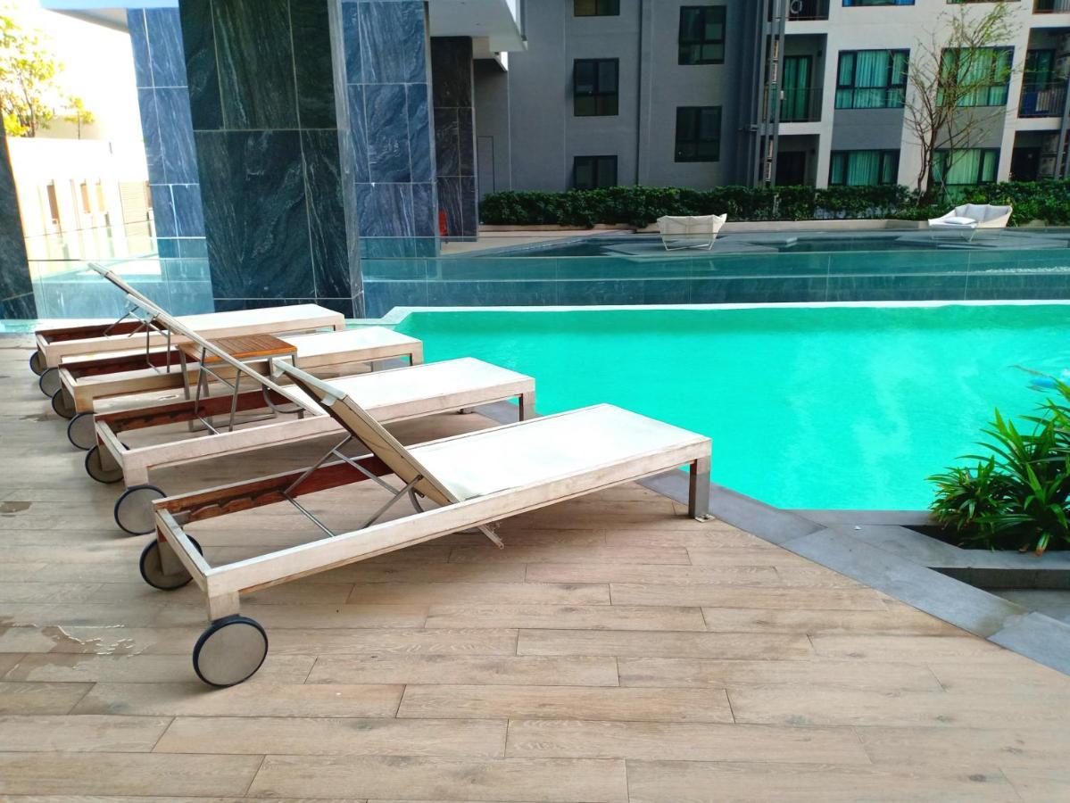 The Base Horizon Central Pattaya Extérieur photo